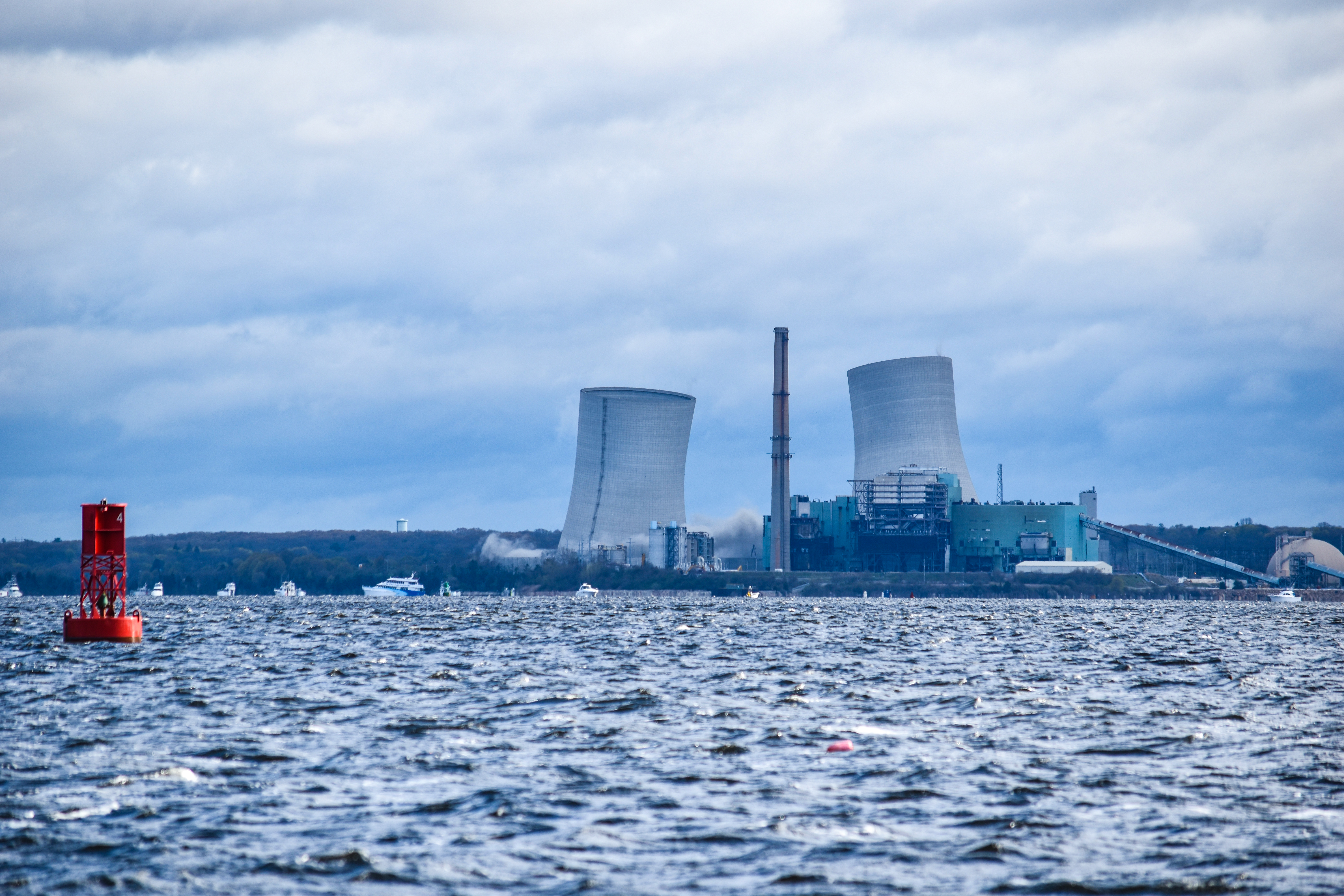 Collapsing-Brayton-Point-Cooling-Towers
