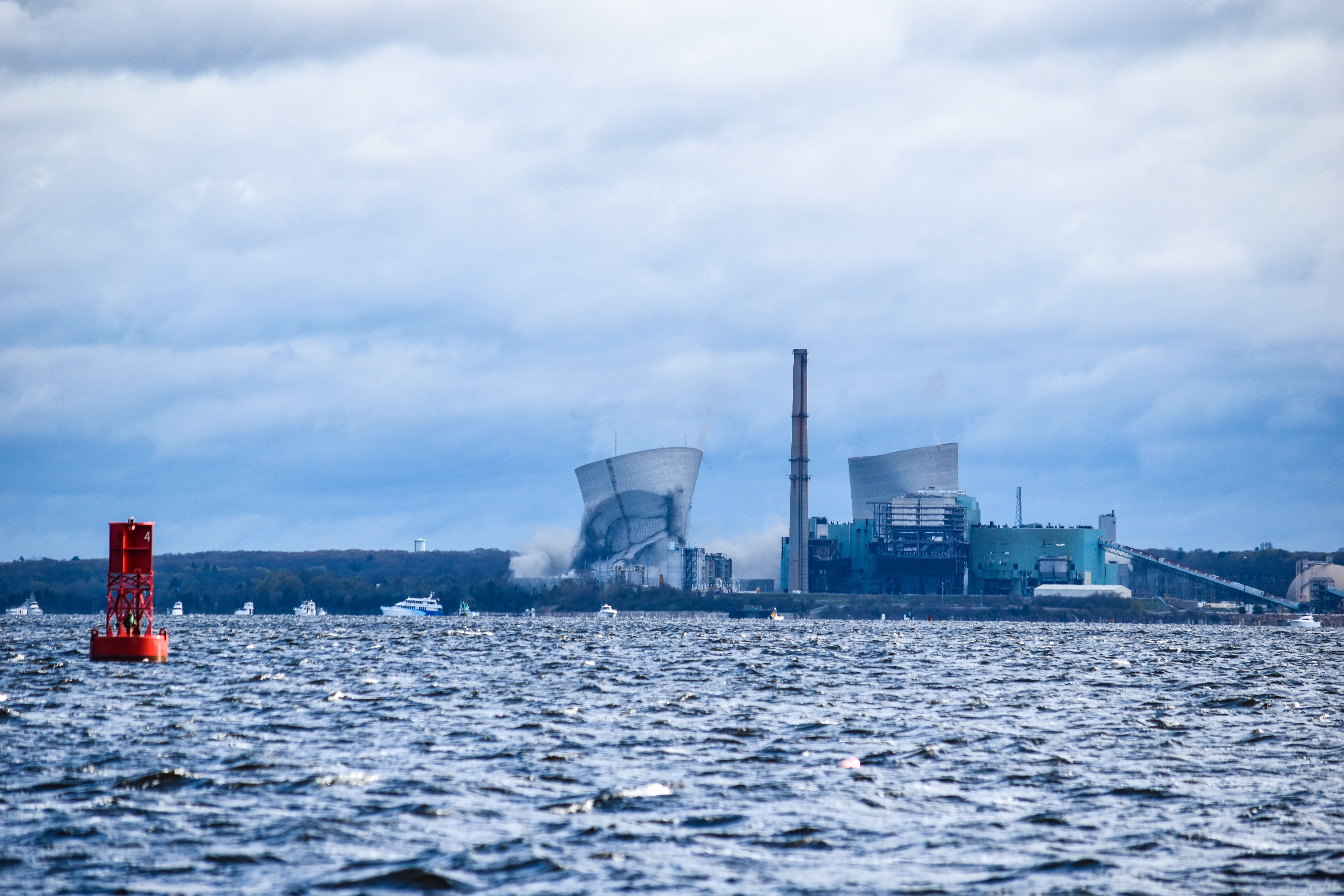 Implosion-of-Brayton-Point-Cooling-Towers