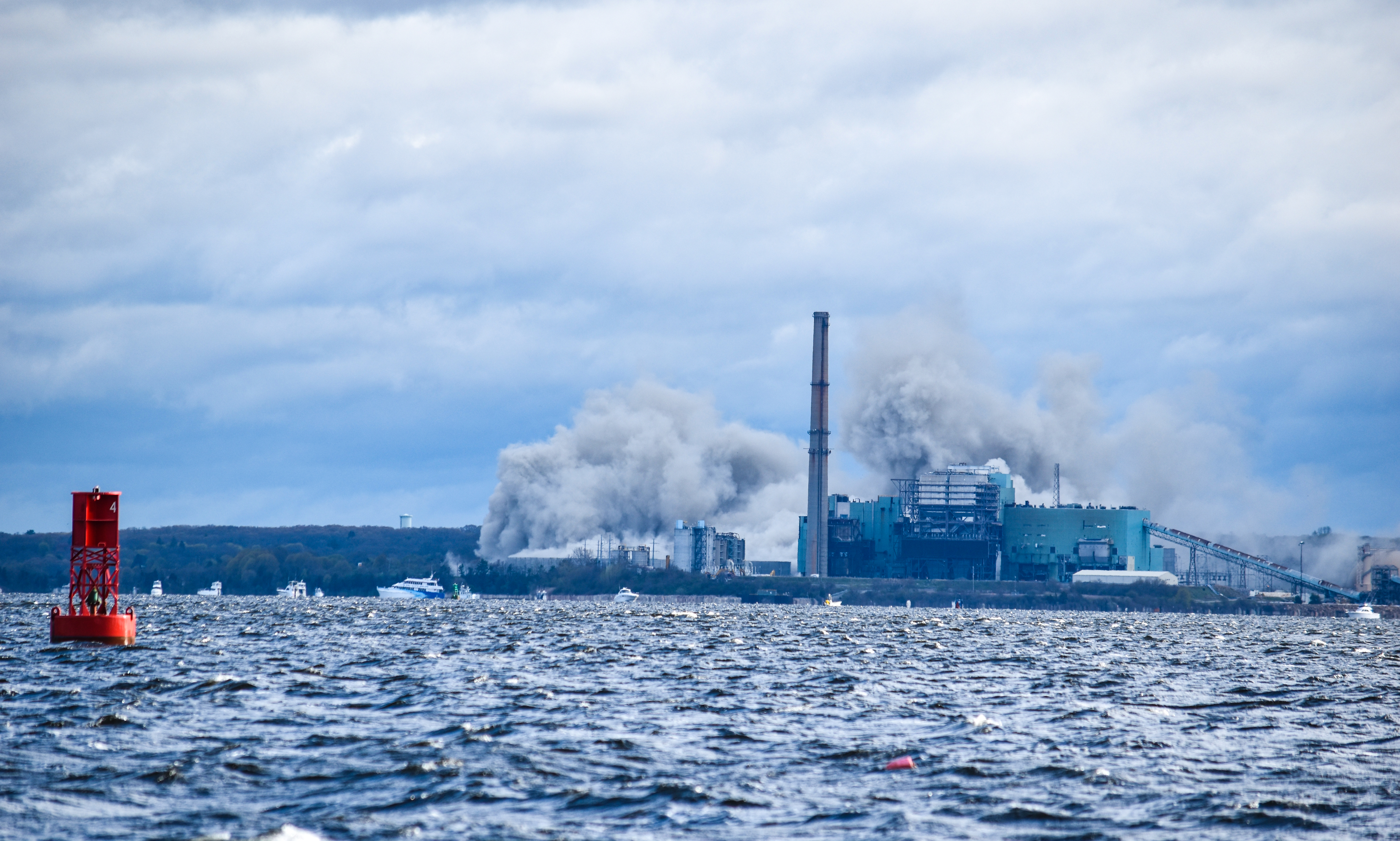 collapsed-Brayton-Point-cooling-towers