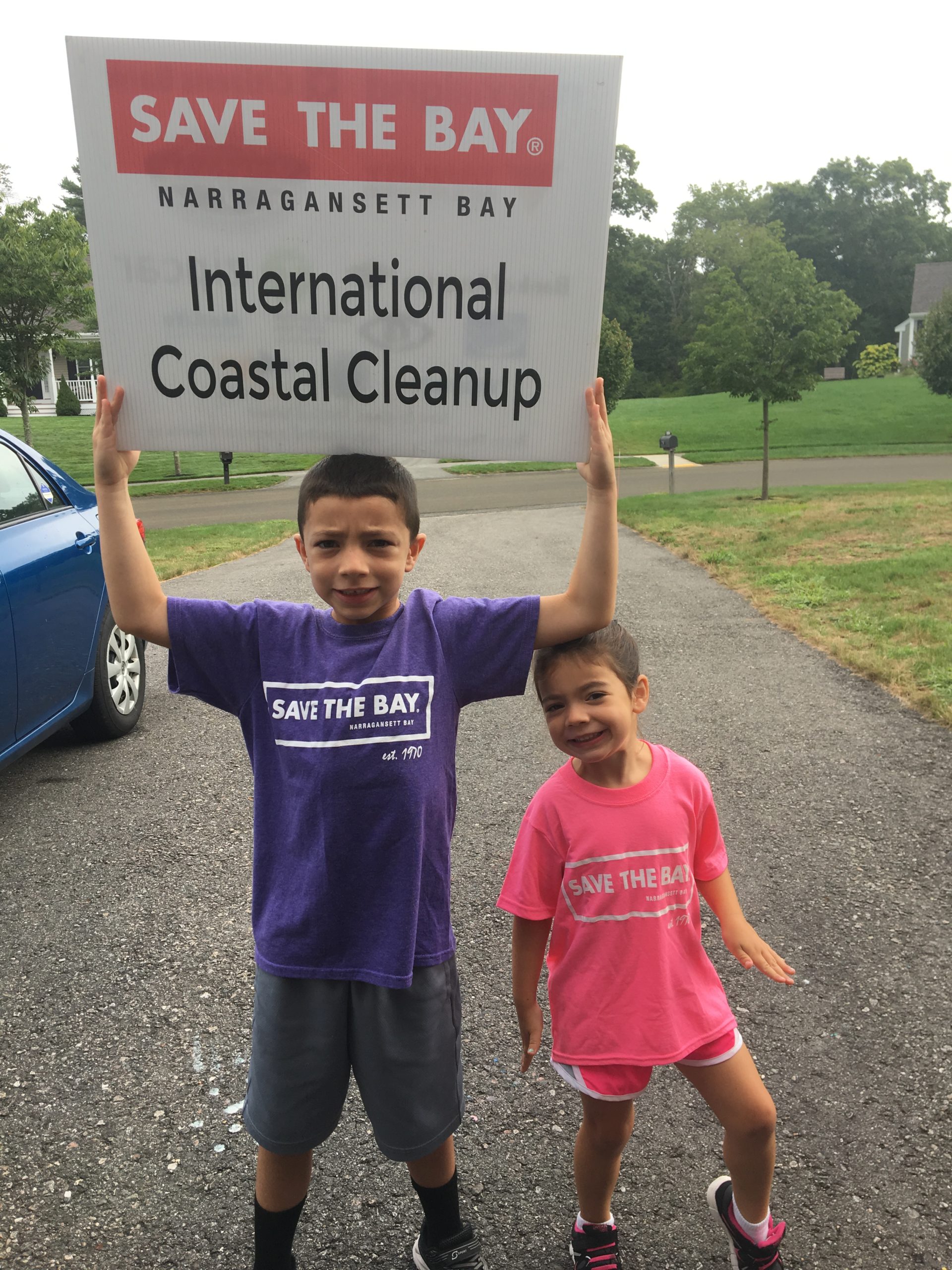 Jackie's-kids-Matthew-and-Juliette-volunteering-at-International-Coastal-Cleanup-Day